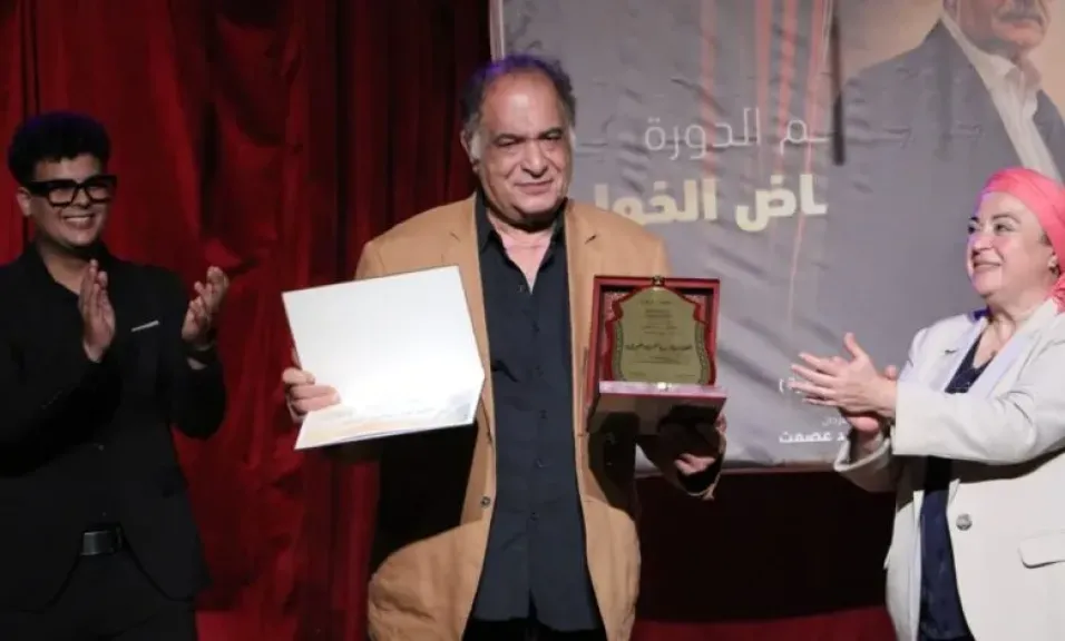 تكريم رياض الخولي في افتتاح الدورة الخامسة من مهرجان المسرح العالمي بالإسكندرية