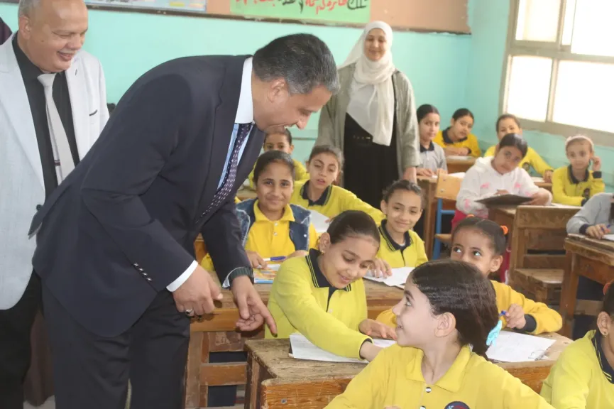 مدير «تعليم الجيزة» يتفقد امتحانات نهاية العام في أوسيم ومنشأة القناطر...صور
