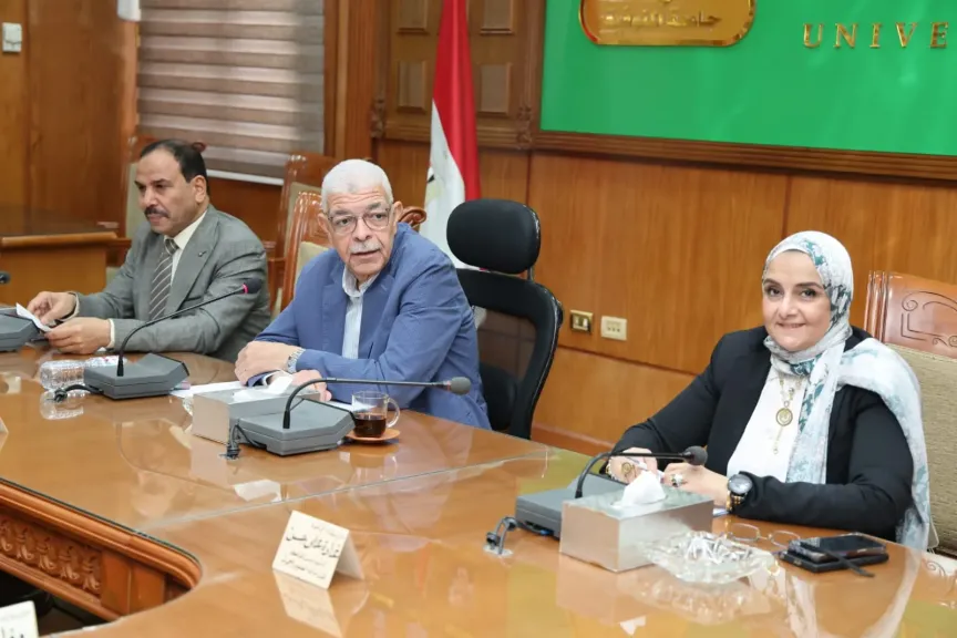 خلال تراسه اجتماع  مجلس إدارة مركز ضمان الجودة رئيس جامعة المنوفية يتابع خطط الاعتماد ويؤكد استمرار دعم الجودة بالكليات