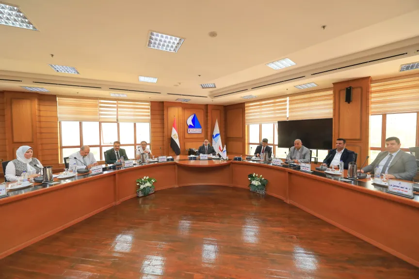 لتعزيز الكفاءات القيادية ودعم التحول نحو جامعات الجيل الرابع..رئيس جامعة كفر الشيخ يشهد إطلاق فعاليات البرنامج الموحد لتأهيل القيادات الأكاديمية الجامعية