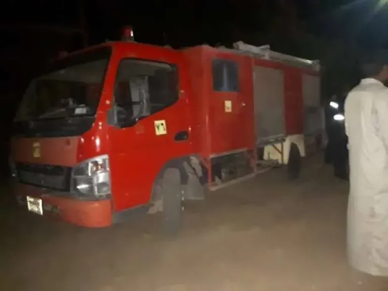 النيران تشتعل داخل منزل عشوائي ببنها.. والحماية المدنية تسيطر