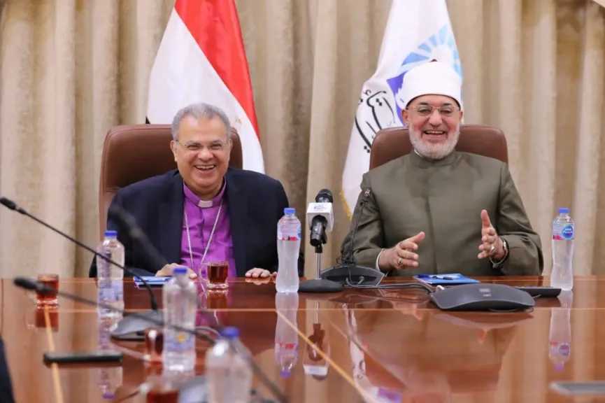 قبل عيد الأضحى.. رسائل محبة ووحدة وطنية تجمع رئيس الطائفة الإنجيلية ومفتي الجمهورية