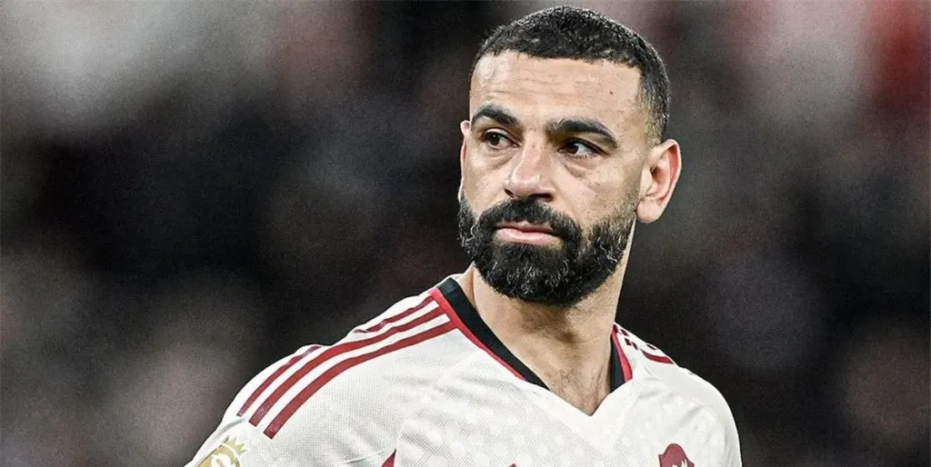 الجارديان: سلوت مجبر على إشراك محمد صلاح أمام برينتفورد