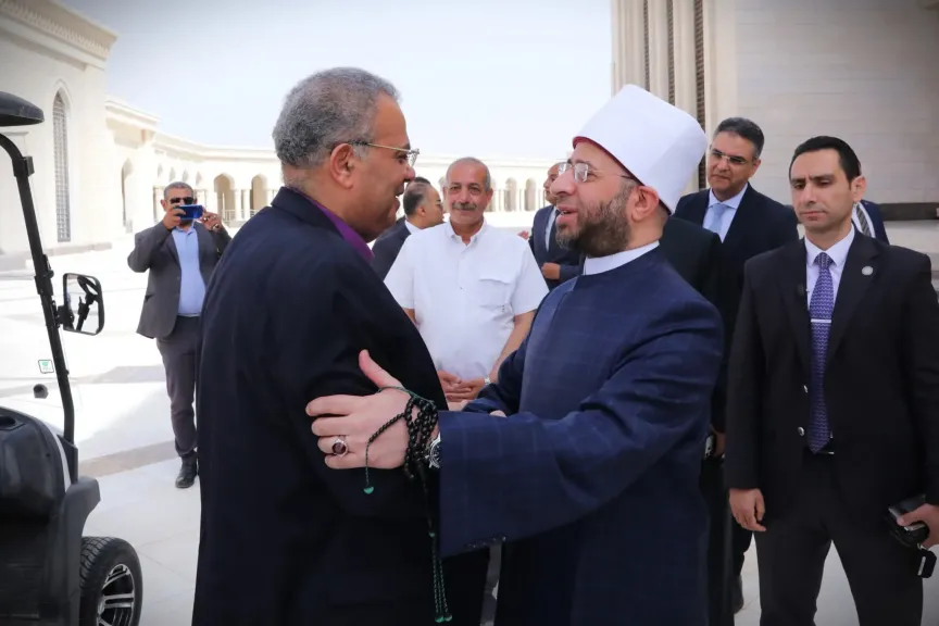 رئيس الطائفة الإنجيلية يهنئ وزير الأوقاف بعيد الأضحى: مصر قادرة دائمًا على ترسيخ قيم المحبة والتعايش