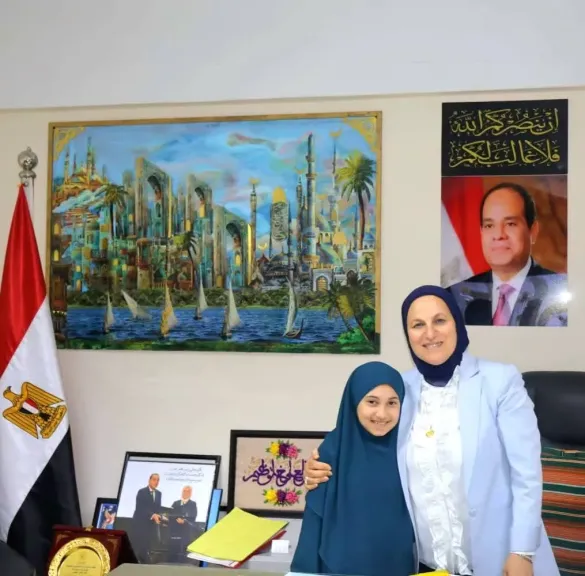 «تعليم القاهرة» يحتفي بالطالبة الأولى في مسابقة القرآن الكريم.. و«أبو كيلة»: نفخر بتفوقها العلمي والديني