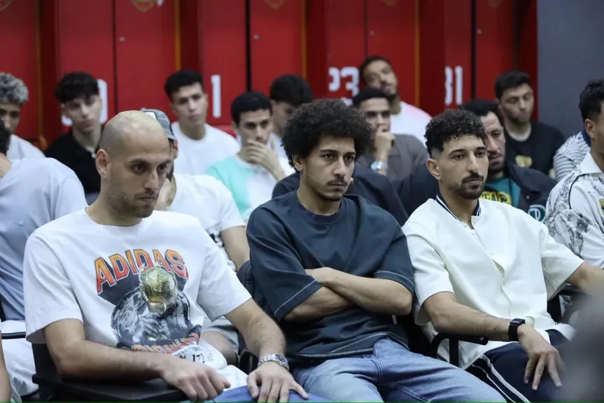 محمد أبو العينين للاعبين: لا أنتظر منكم غير تحقيق الفوز في لقاء الزمالك