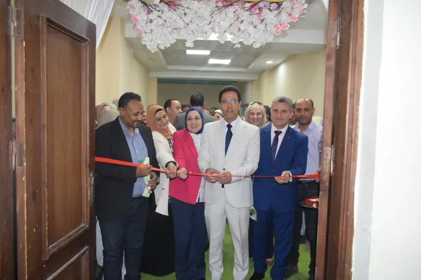 ”الجيزاوي” يفتتح معرض مشروعات تخرج التربية النوعية ويشيد بمستوى الطلاب