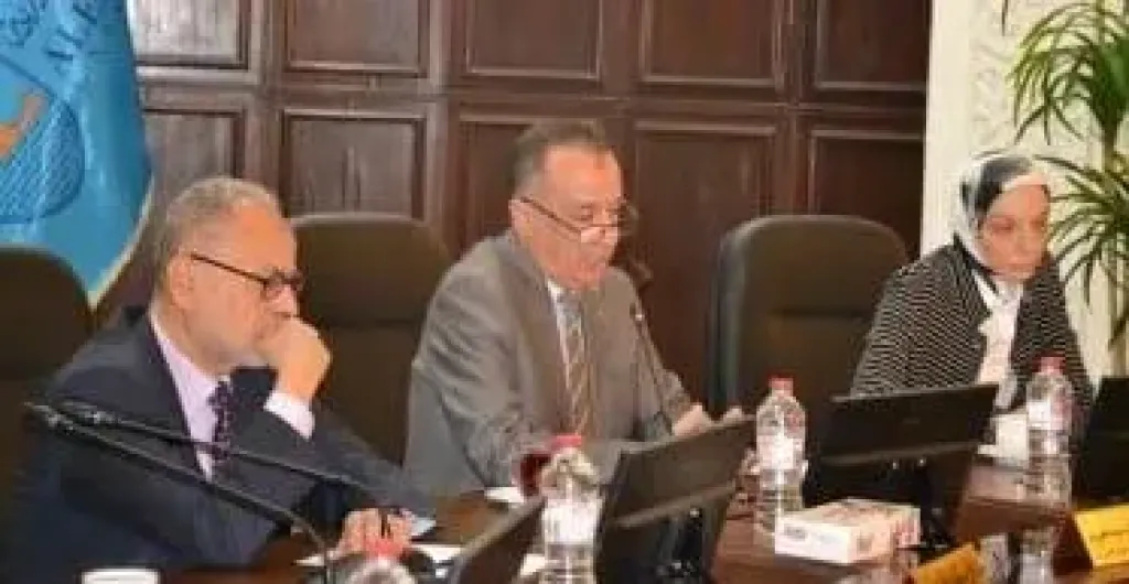 جامعة الإسكندرية تناقش آليات دمج  للشهادات المصغرة  المقدمة من الجامعات العالمية لتأهيل لسوق العمل