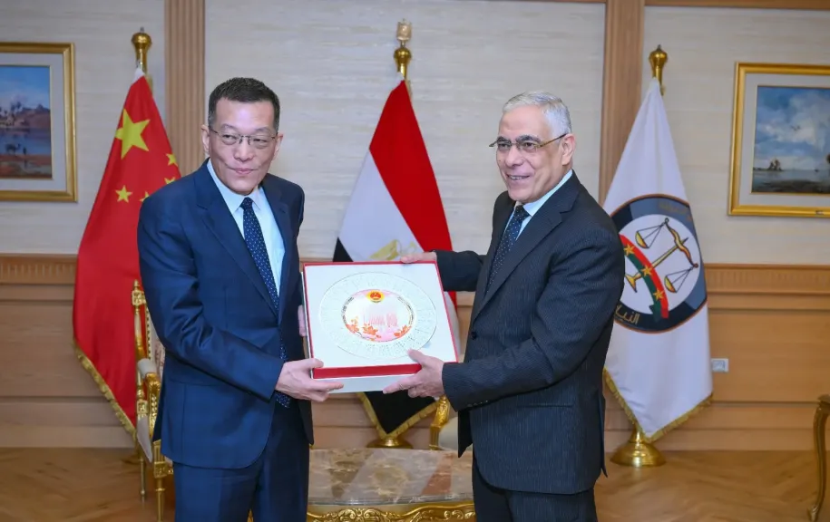 النائب العام يستقبل النائب العام لمدينة جوانزو الصينية لبحث تعزيز التعاون القضائي