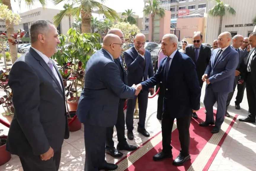 رئيس الأكاديمية العربية للعلوم والتكنولوجيا والنقل البحري يزور مجمع خدمة الصناعة بأبو قير