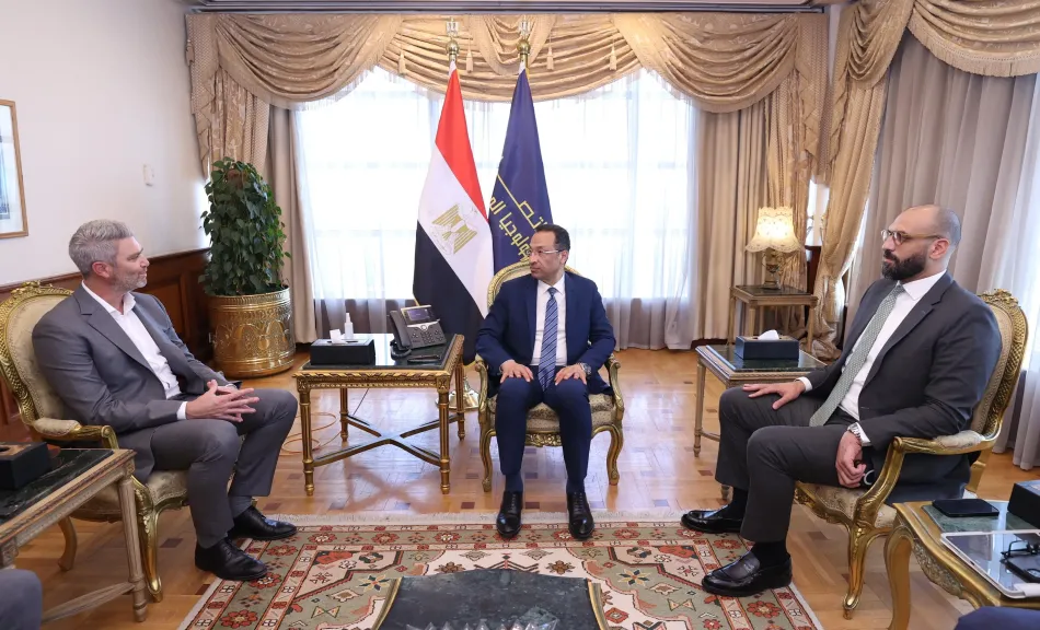 وزير الاتصالات يبحث مع امازون ويب سيرفيسز خطط التوسع  والتعاون في الحوسبة السحابية والذكاء الاصطناعي