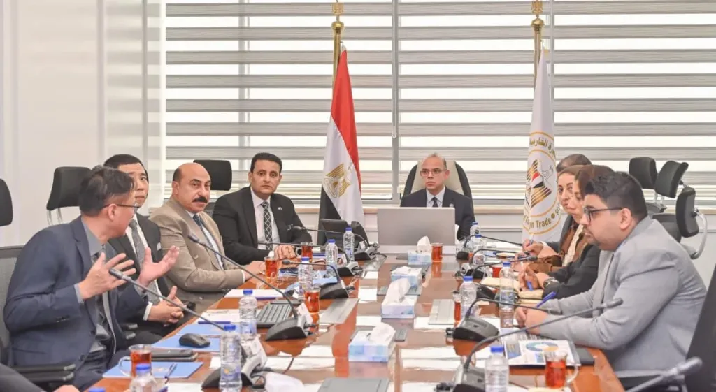 وزير الاستثمار يستقبل قيادات شركة “كلود تشين” الصينية لبحث إنشاء أول مدينة صناعية نسيجية محايدة كربونيًا ببورسعيد