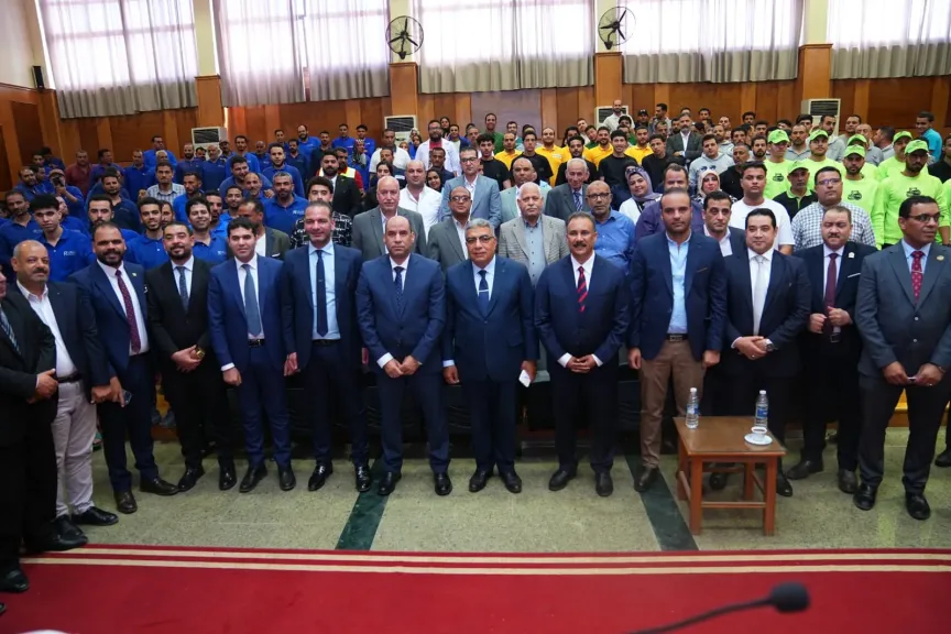 وزير العمل خلال  جولته  بجمصة : قانون العمل الجديد يحقق التوازن بين دعم الاستثمار وحماية حقوق العمال
