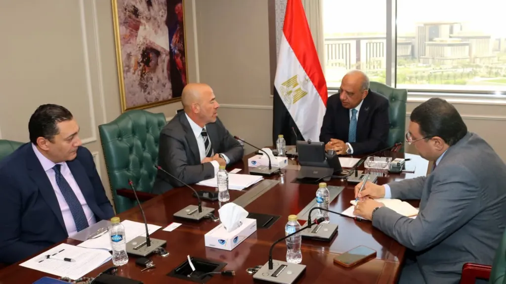 وزير الكهرباء : تعاون مع مجموعة ”إنكوم” لتعزيز مكانة مصر كمركزاً إقليمياً للطاقة ولحركة البيانات