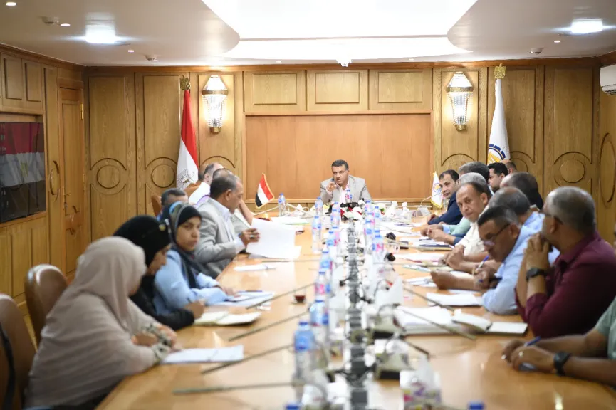 محافظ قنا يوجه برفع درجة الاستعداد لمواجهة ارتفاع مناسيب النيل