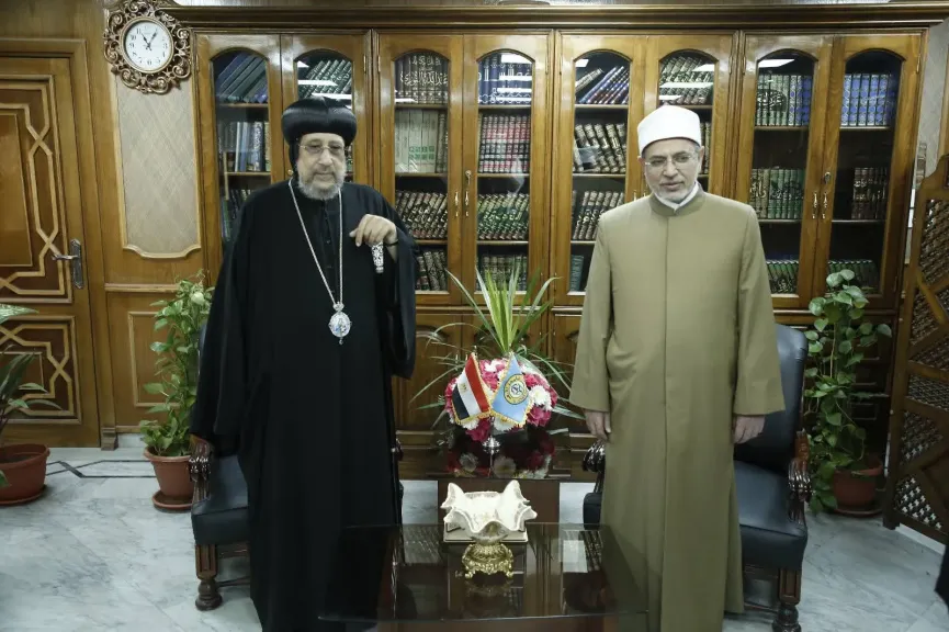رئيس جامعة الأزهر يستقبل الأنبا إرميا ووفد الكنيسة الأرثوذكسية للتهنئة بعيد الأضحى المبارك