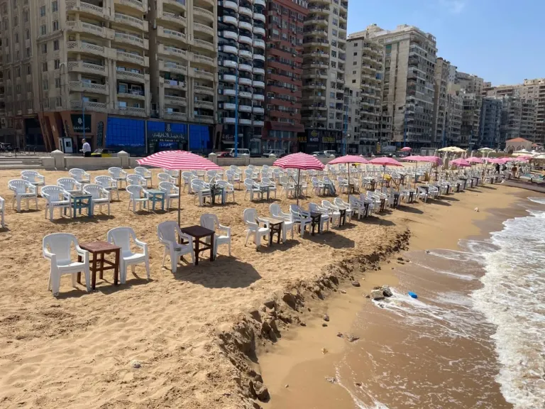 محافظ الإسكندرية: 43 شاطئً جاهزين  لاستقبال المصطافين وشاطيء الهانوفيل مجانا في عيد الأضحى