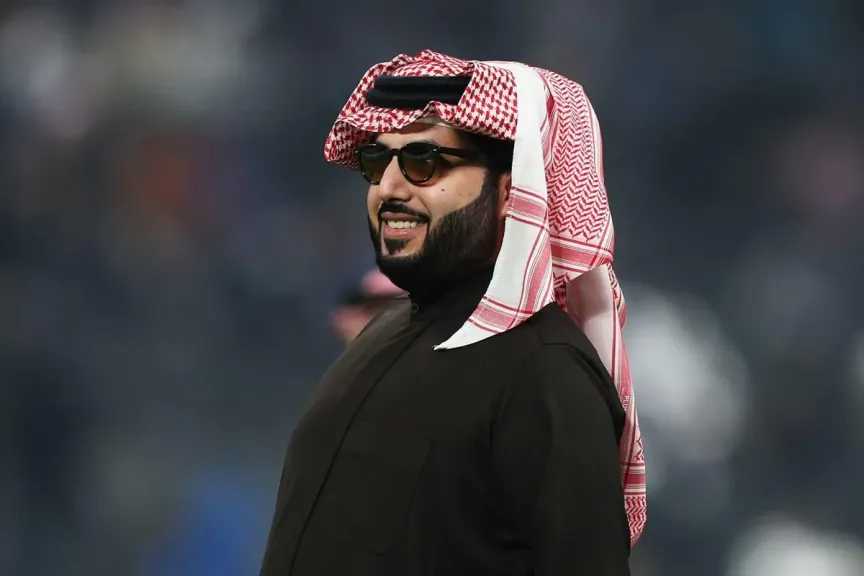 تركي آل الشيخ يقترب من الاستثمار في الدوري الإنجليزي
