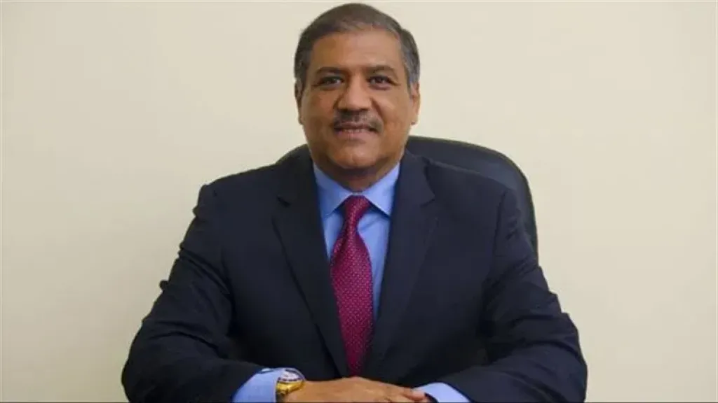 الدكتور عفت السادات