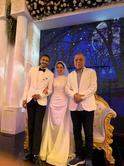 النائب أسامة شرشر يهنئ الدكتور أحمد صبري والأستاذ سعيد حمزة بزفاف الدكتور وائل والدكتورة دينا