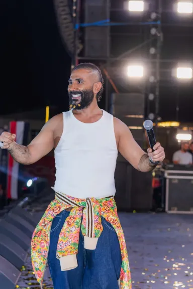 أحمد سعد  بلوك غريب ومختلف بحفله في الغردقة.. ويعلق: كنت مبسوط جدا معاكم