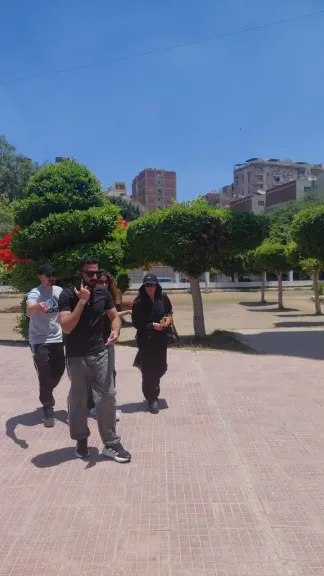 في مشهد إنساني مؤثر.. منى زكي تدعم زوجها أحمد حلمي في أصعب لحظاته