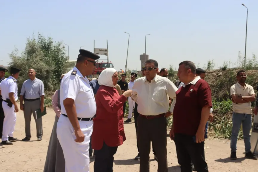 محافظ القليوبية يفاجئ مواقع المخالفات ويقود حملة إزالة فورية لعقار غير مرخص بشبرا