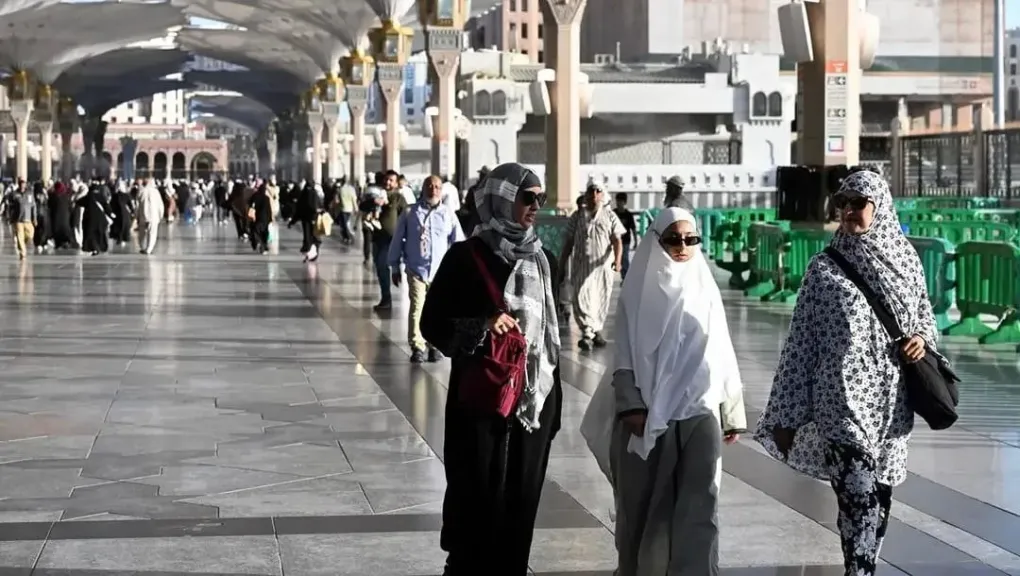 حجاج بيت الله الحرام يشيدون بالخدمات المقدمة لهم في المدينة المنورة بعد إتمام مناسك الحج