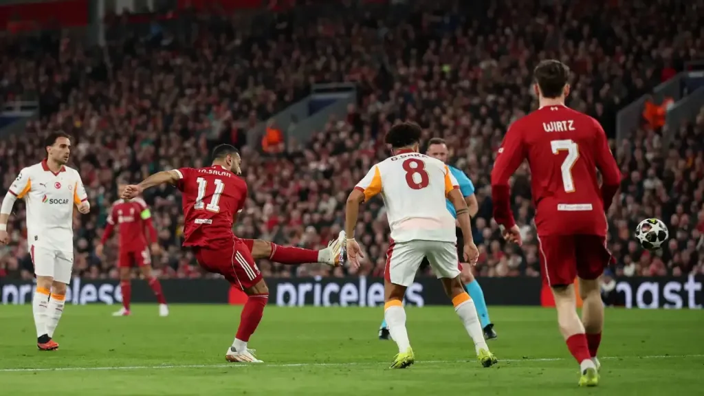 صدمة لليفربول.. خليفة محمد صلاح يقترب من باريس سان جيرمان