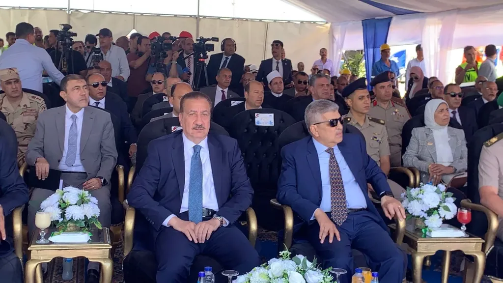 رئيس هيئة قناة السويس يعلن إنشاء كوبري أهل بورفؤاد بمنطقة المعديات لدعم حركة العبور بين ضفتي القناة