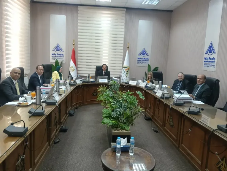 رئيس جامعة بنها 