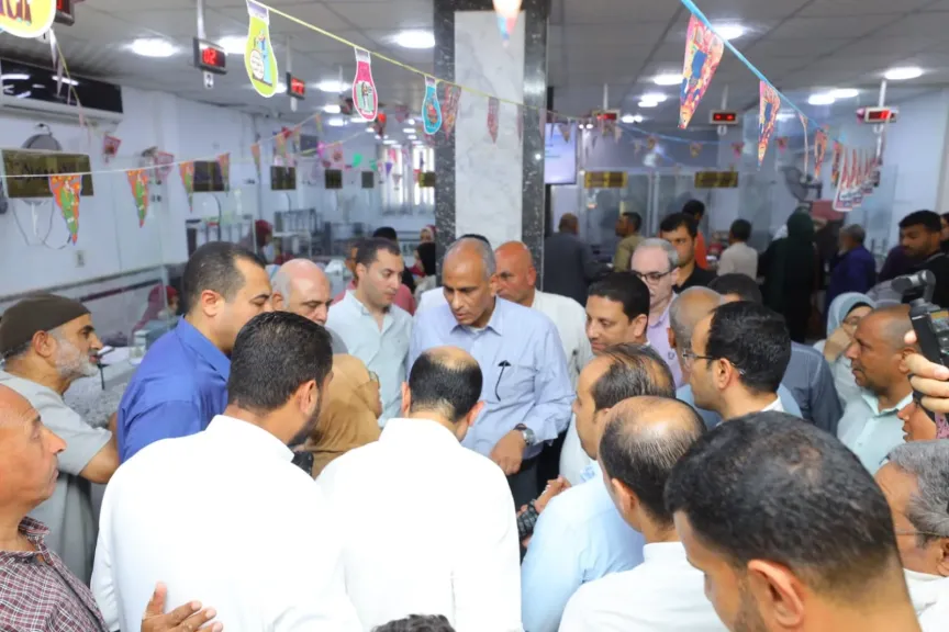 محافظ كفرالشيخ يتفقد المركز التكنولوجي بفوّه ويستمع للمواطنين