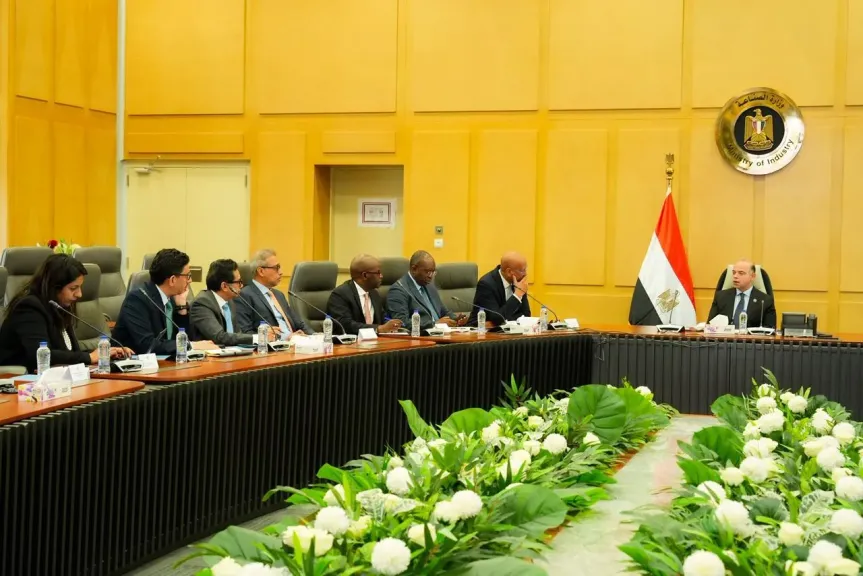 وزير الاستثمار يبحث مع مؤسسة التمويل الدولية تطوير بيئة الأعمال والتحول الرقمي ودعم أدوات التمويل