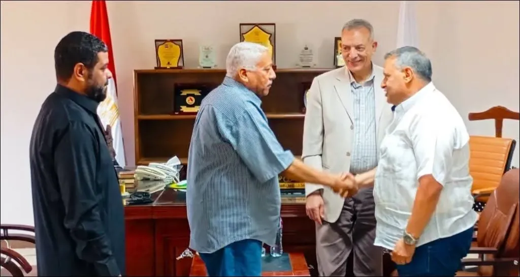 رئيس مجلس إدارة شركة سيناء المنجنيز فى زيارة لرئيس مجلس مدينة أبو زنيمة