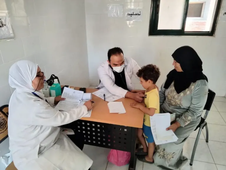 توقيع الكشف الطبي على 7558 مواطن خلال القوافل الطبية المجانية بقرى ومراكز محافظة كفرالشيخ