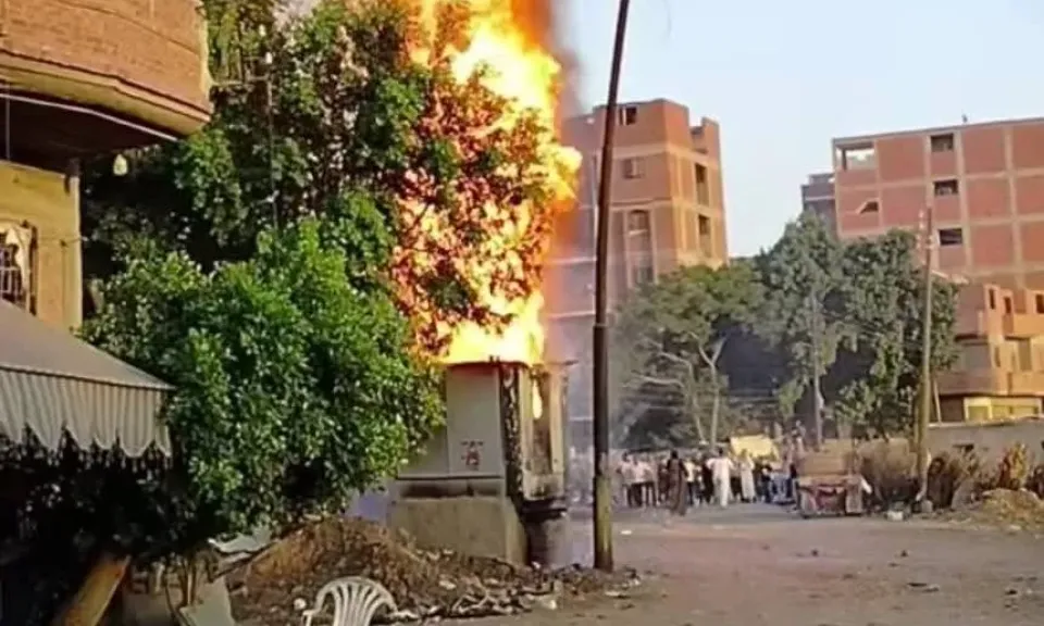 حريق محول كهرباء يثير الذعر بين الأهالي في طوخ.. والحماية المدنية تسيطر سريعاً