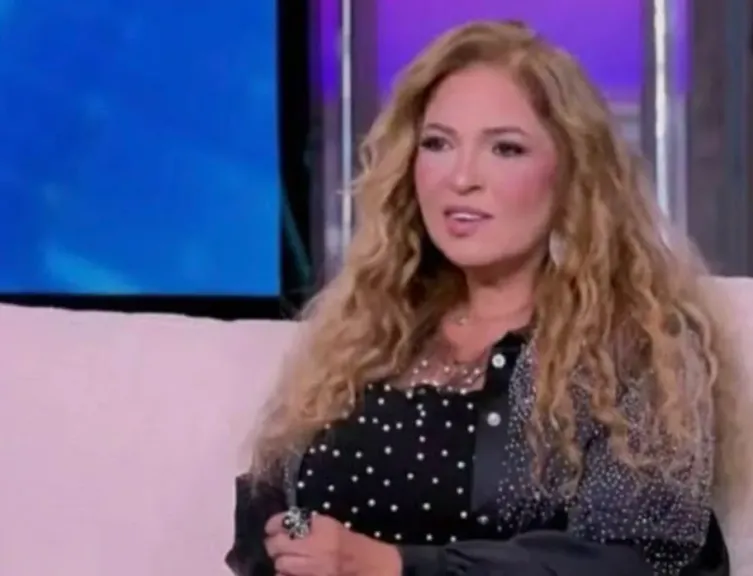 نهلة سلامة: نبيلة عبيد زعلانة مني حتي الآن بسبب مشهد «الغرقانة»