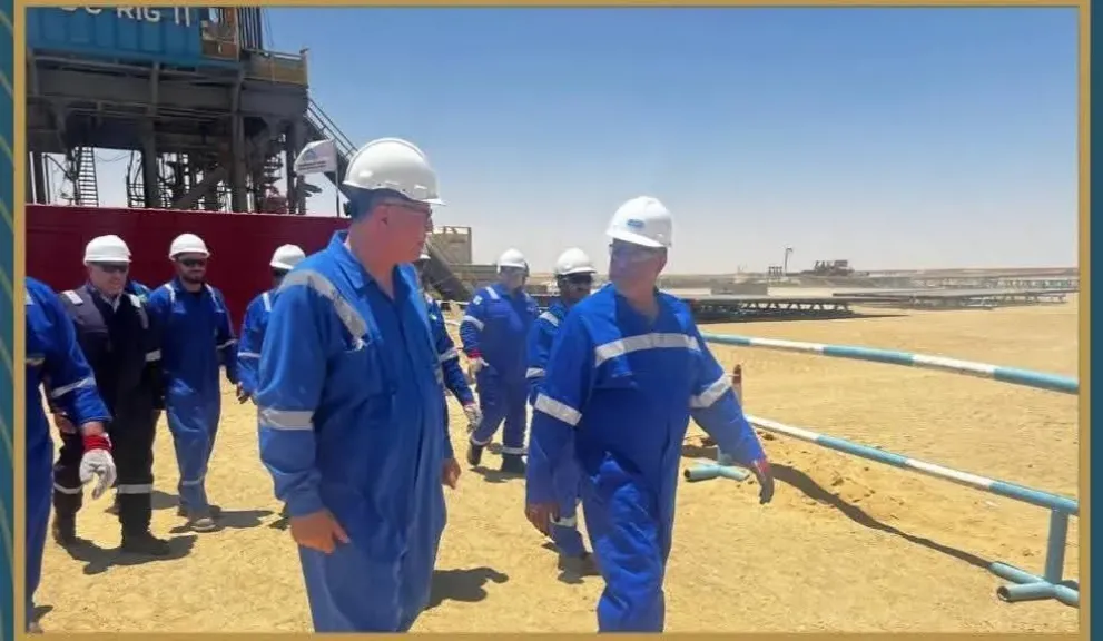 رئيس الهيئة العامة للبترول” يتفقد حقول ”شمال البحرية” بالصحراء الغربية لمتابعة خطط الإنتاج والاستكشاف