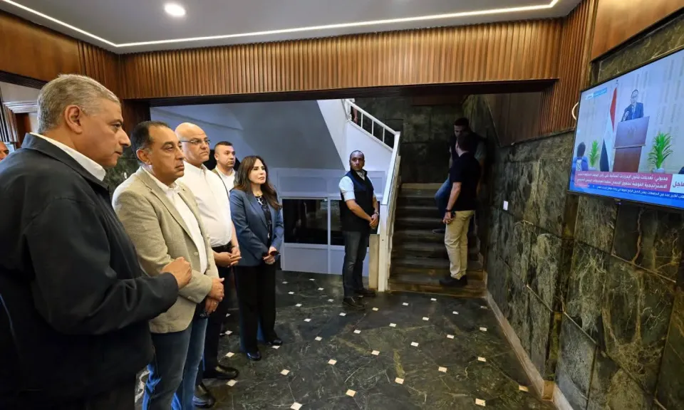 رئيس الوزراء يتفقد مركز تحكم غرب التابع لشركة الإسكندرية لتوزيع الكهرباء