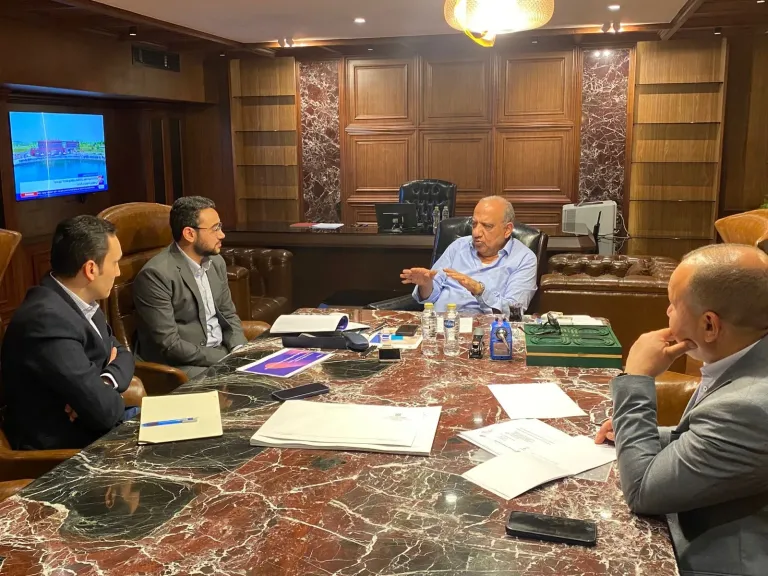 وزير الكهرباء: استثمارات ضخمة في الطاقة المتجددة.. ومصنع بطاريات تخزين للطاقة بقيمة 1.8 مليار دولار يدخل الخدمة في العام المقبل