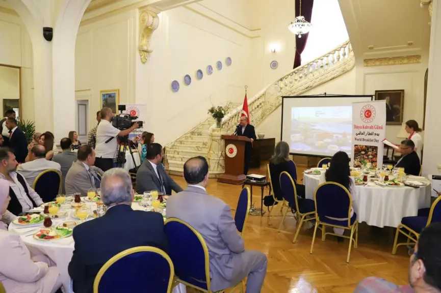 سفارة تركيا بالقاهرة تحتفي بيوم الإفطار  العالمي بتقديم طعام يحظى بدور مركزي في الثقافة العريقة