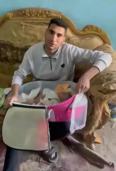 ”كان بيحارب عشان ينقذ ابنه”.. تبرعات علاج طفل تتحول إلى مأساة أسرية ومحاضر في أقسام الشرطة
