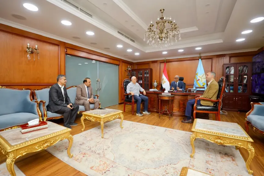 محافظ كفرالشيخ يناقش خطة عمل القافلة الطبية المجانية للأسر الأولى بالرعاية مع اللجنة الطبية العليا وبنك الشفاء المصري بقرى المحافظة
