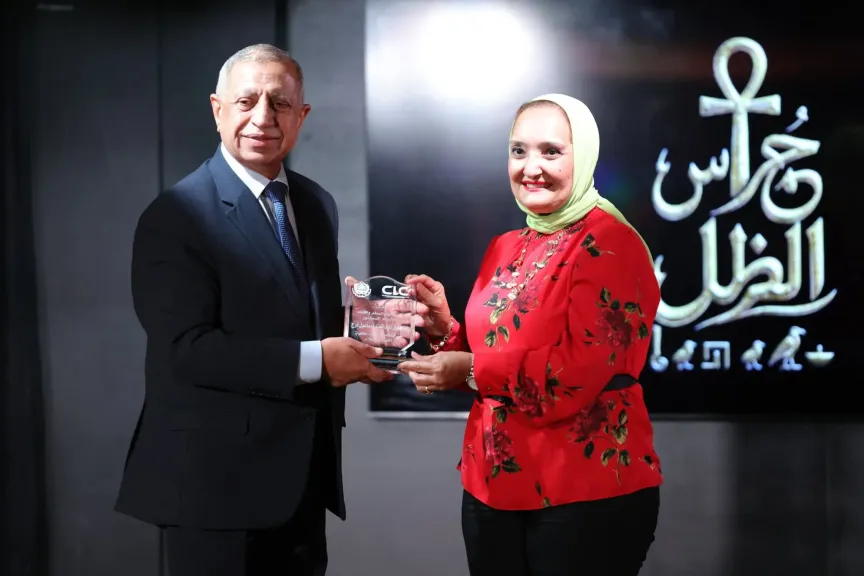 رئيس الأكاديمية العربية يشهد العرض الخاص لمشروعات التخرج لطلبة كلية اللغة والإعلام بالإسكندرية