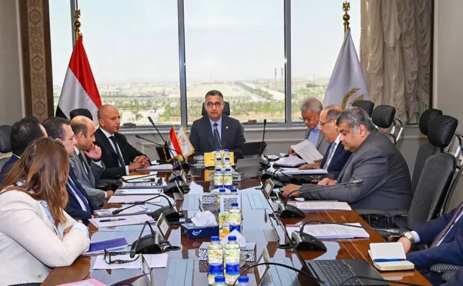 وزير التموين يترأس اجتماع اللجنة العليا للمشروع القومي “Carry On” لمتابعة الموقف التنفيذي ومعدلات الإنجاز