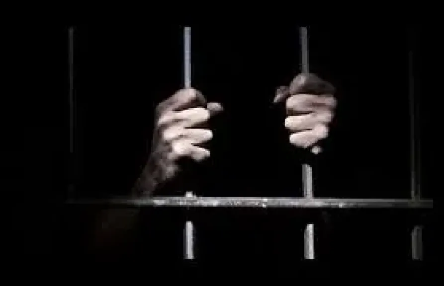 ”إستغلال باسم الحب” ينتهي بالمشدد 15 عاماً لشاب استدرج طفلة وهتك عرضها بكرداسة