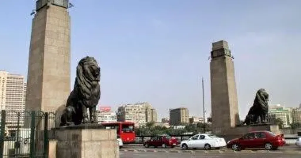 لتنفيذ أعمال صيانه.. غلق مدخل كوبرى قصر النيل من ميدان الجزيرة
