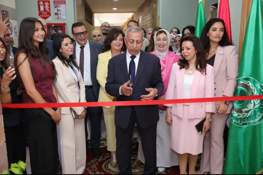 د. إسماعيل عبد الغفار: ” نؤسس لكلية تعد حاضنة للإبداع تستثمر في خيال الشباب باستخدام أدوات العصر الرقمي”