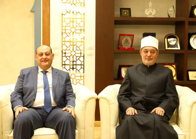 مفتي الجمهورية يستقبل مساعد وزير الخارجية للعلاقات الثقافية لتعزيز التعاون المشترك