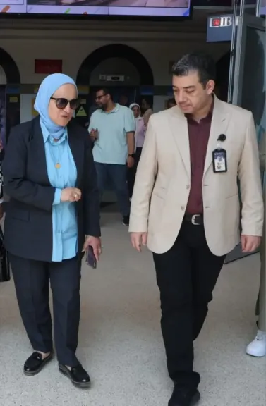 مدير «تعليم القاهرة» تتابع امتحانات الإعدادية وتدعم أبطال 57357 في لفتة إنسانية